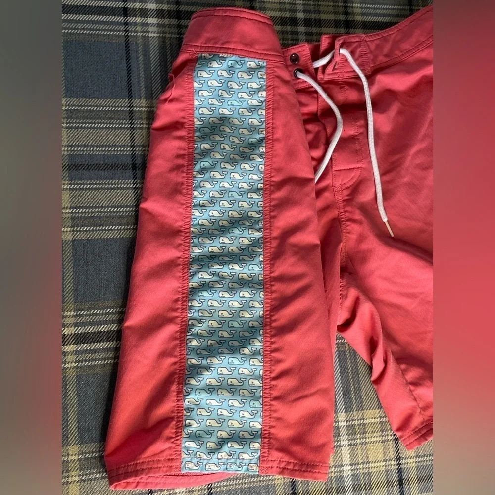 Vineyard Vines **product description